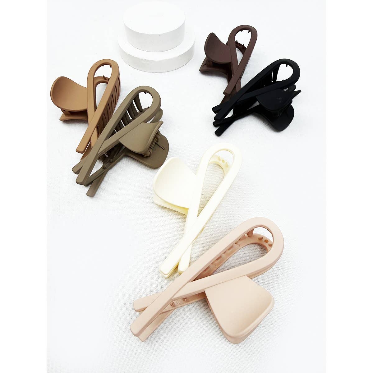 Minimal Design Jumbo Neutral Tone Hair Claw