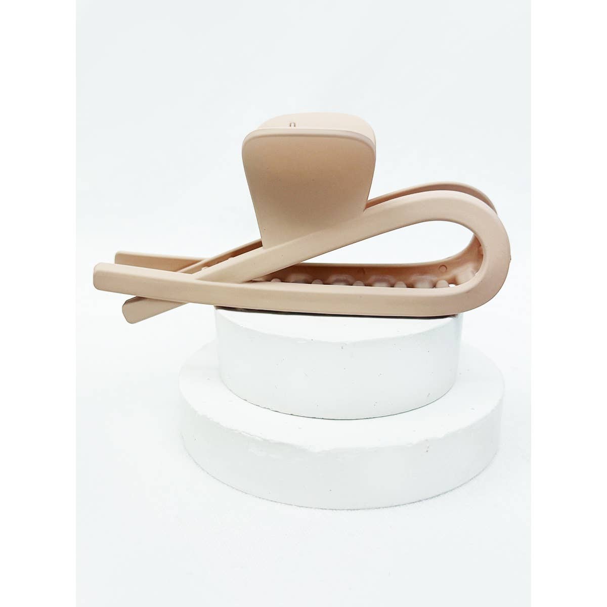 Minimal Design Jumbo Neutral Tone Hair Claw