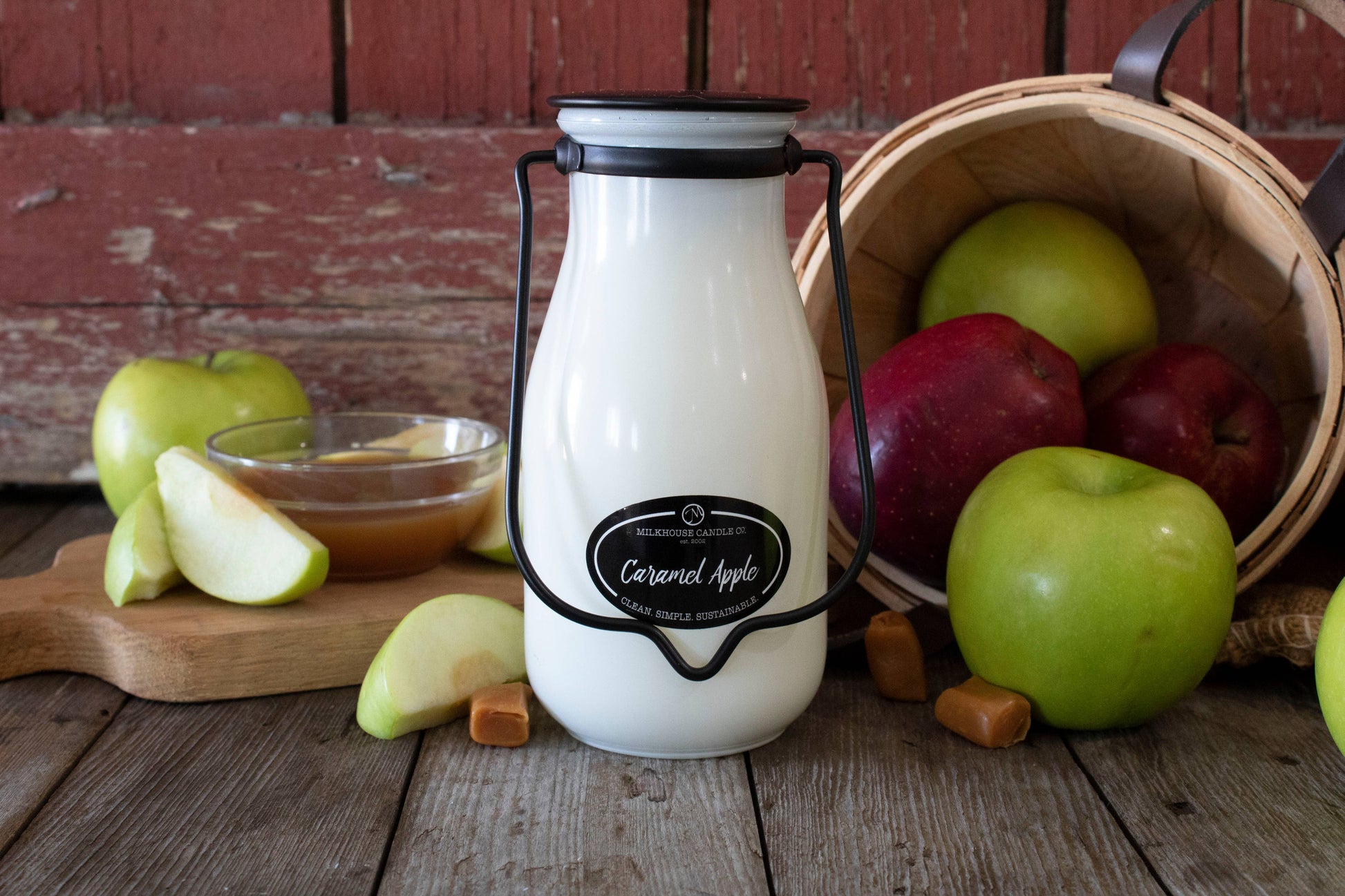 14 oz Milkbottle Candle: Caramel Apple